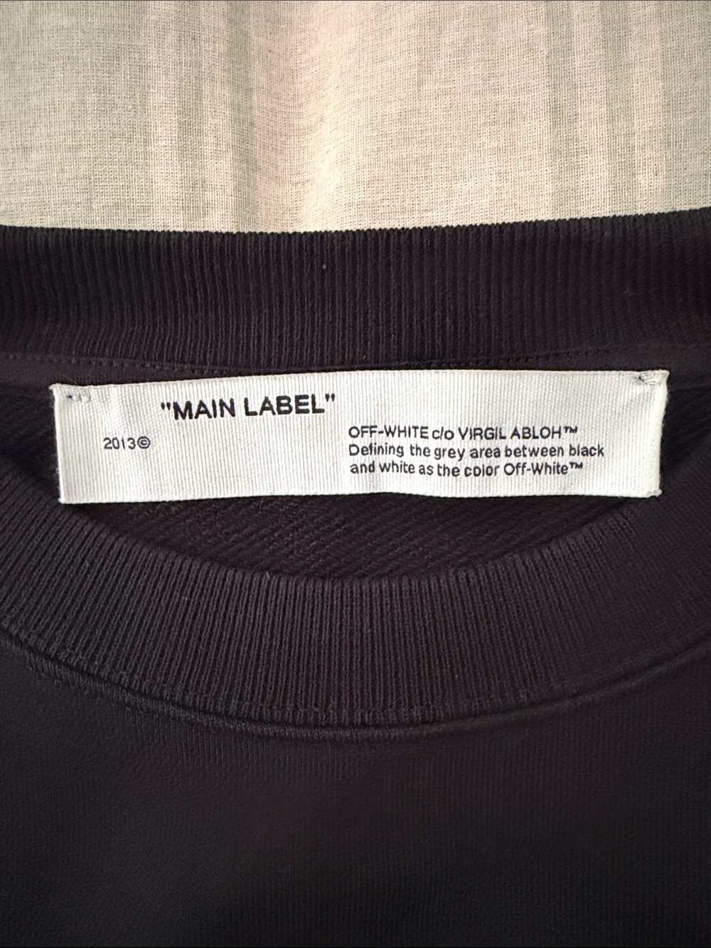 Off-White Sweatshirt - Picture 4 of 5
